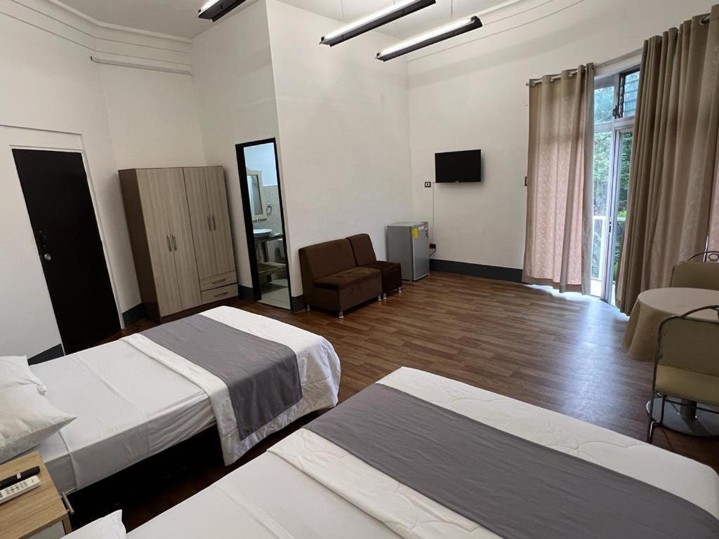 Hotel Perla Central กวายากิล ภายนอก รูปภาพ
