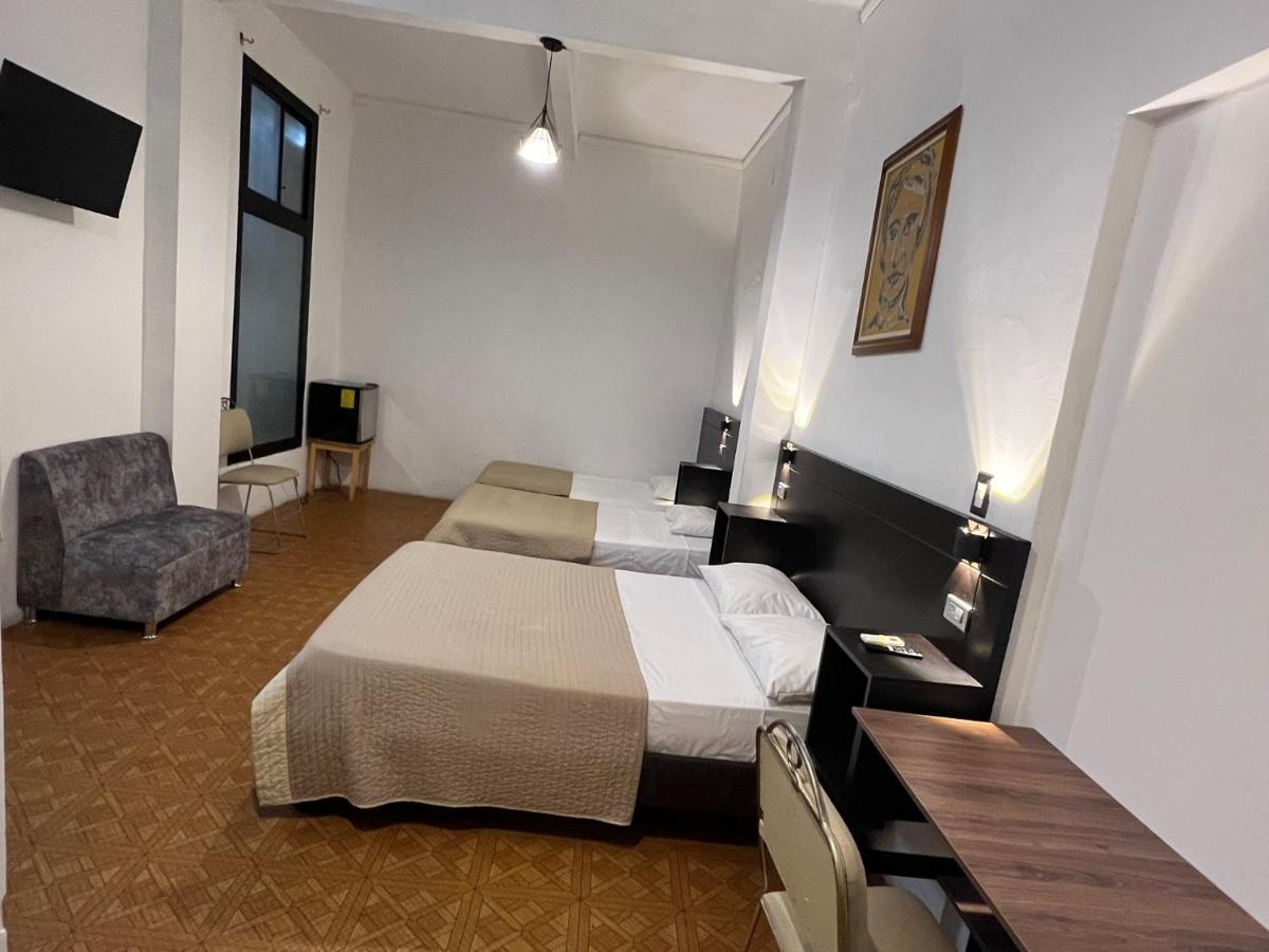 Hotel Perla Central กวายากิล ภายนอก รูปภาพ
